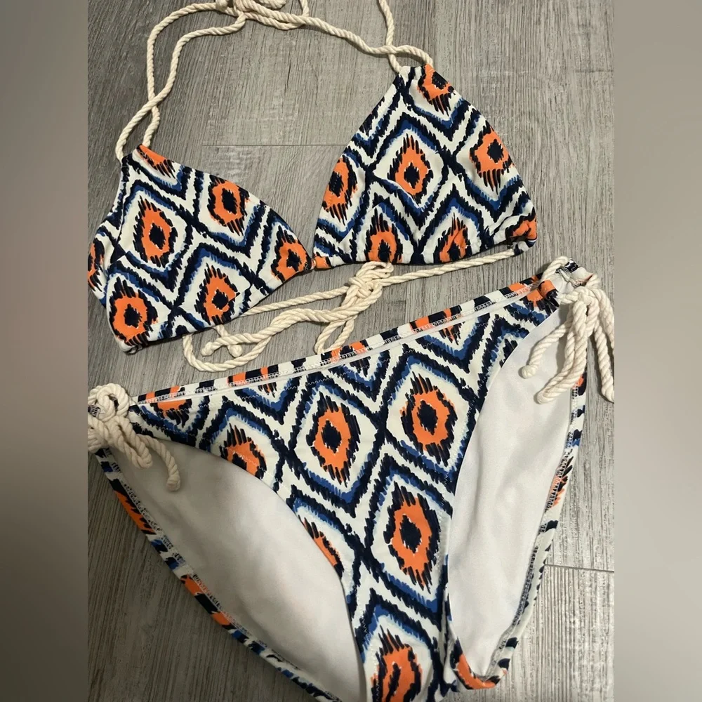(EUC) 👙American Eagle Outfitters Vibrant Orange and Blue Bikini set, size large